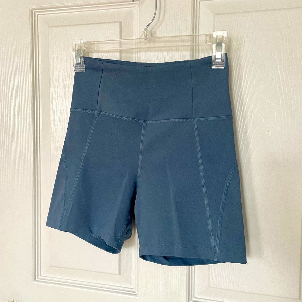 Girlfriend Collective Monarch Run Shorts (Size Small)